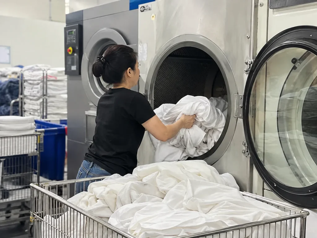 AZ LAUNDRY – DỊCH VỤ GIẶT ỦI CÔNG NGHIỆP TẠI ĐÀ NẴNG